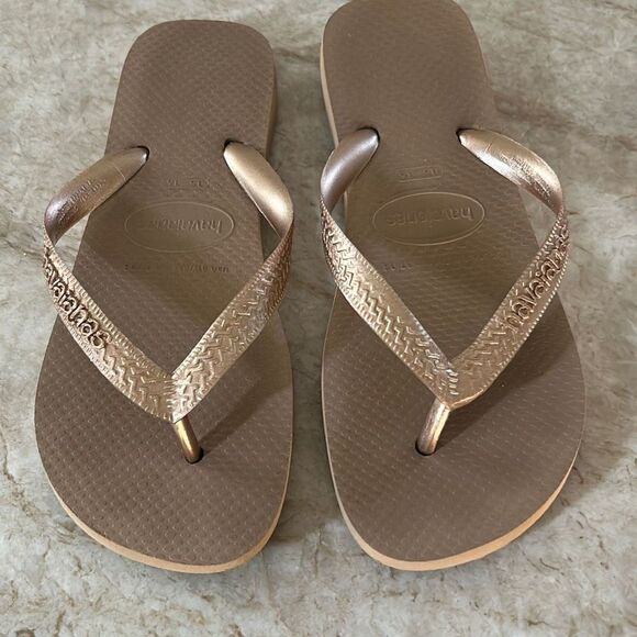 HAVAIANAS Gold Flip Flips - Picture 1 of 4